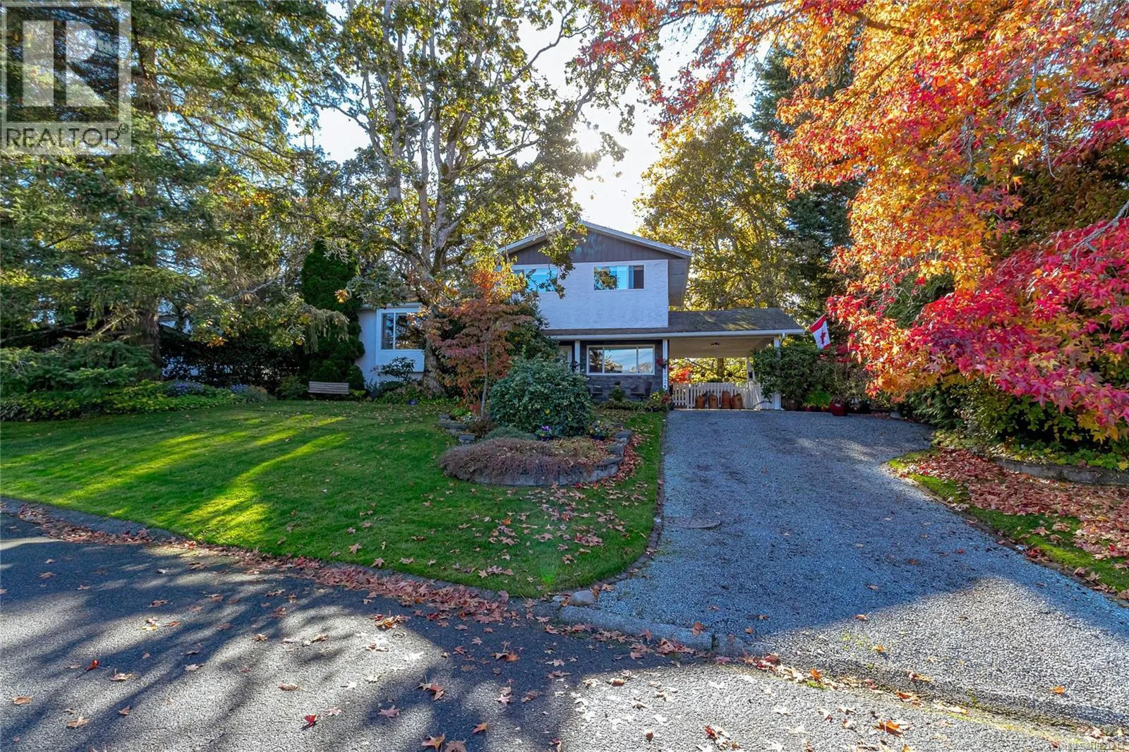 1025 Waverly Terr