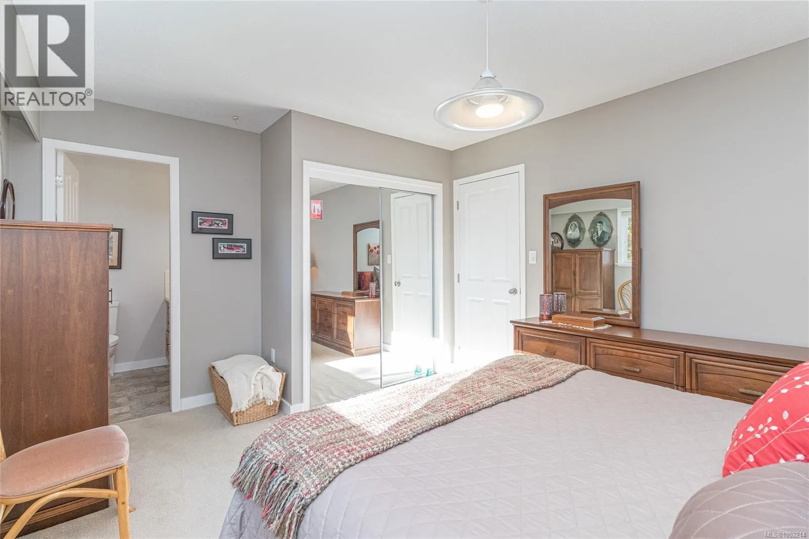 1025 Waverly Terr