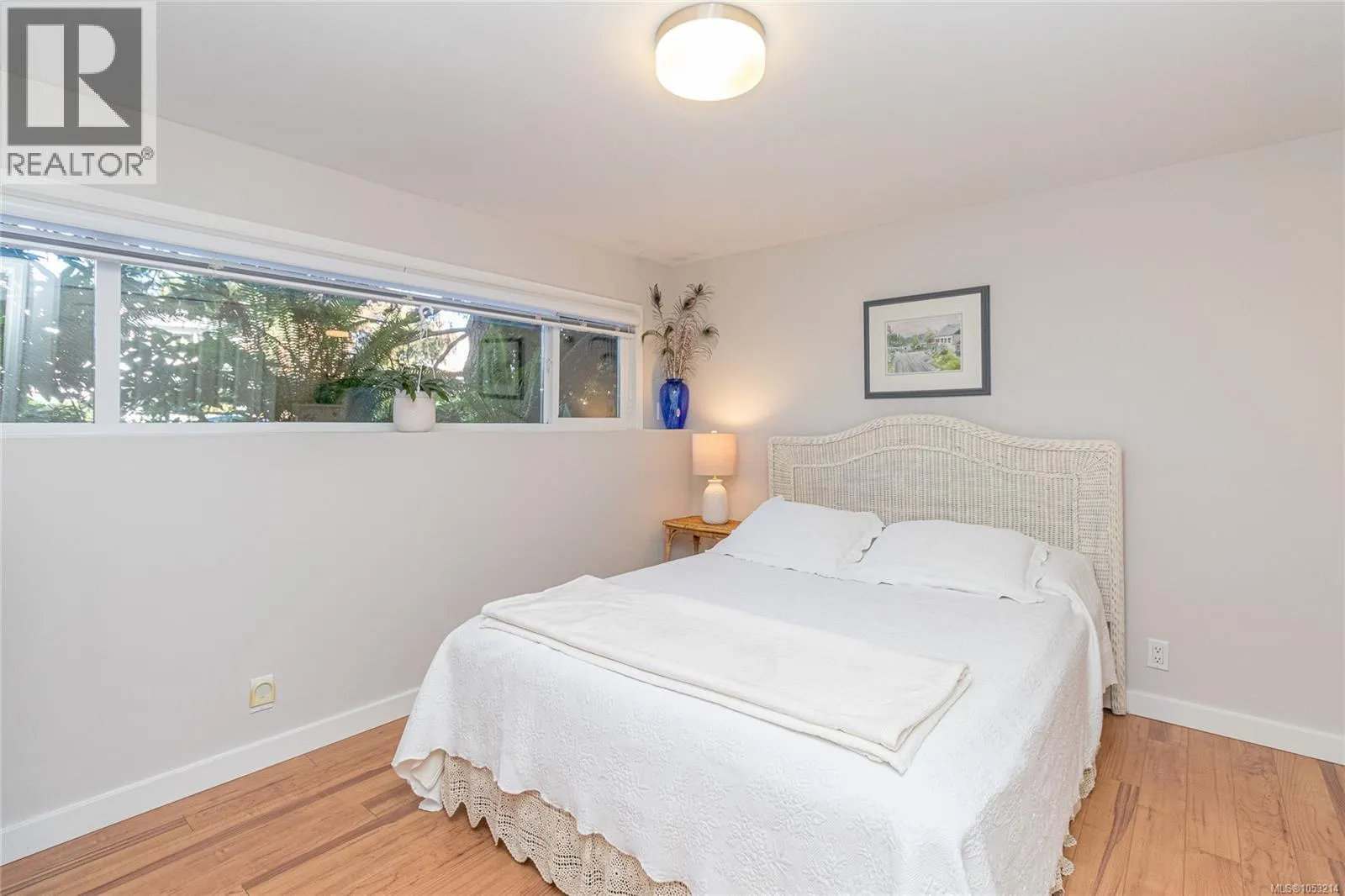 1025 Waverly Terr