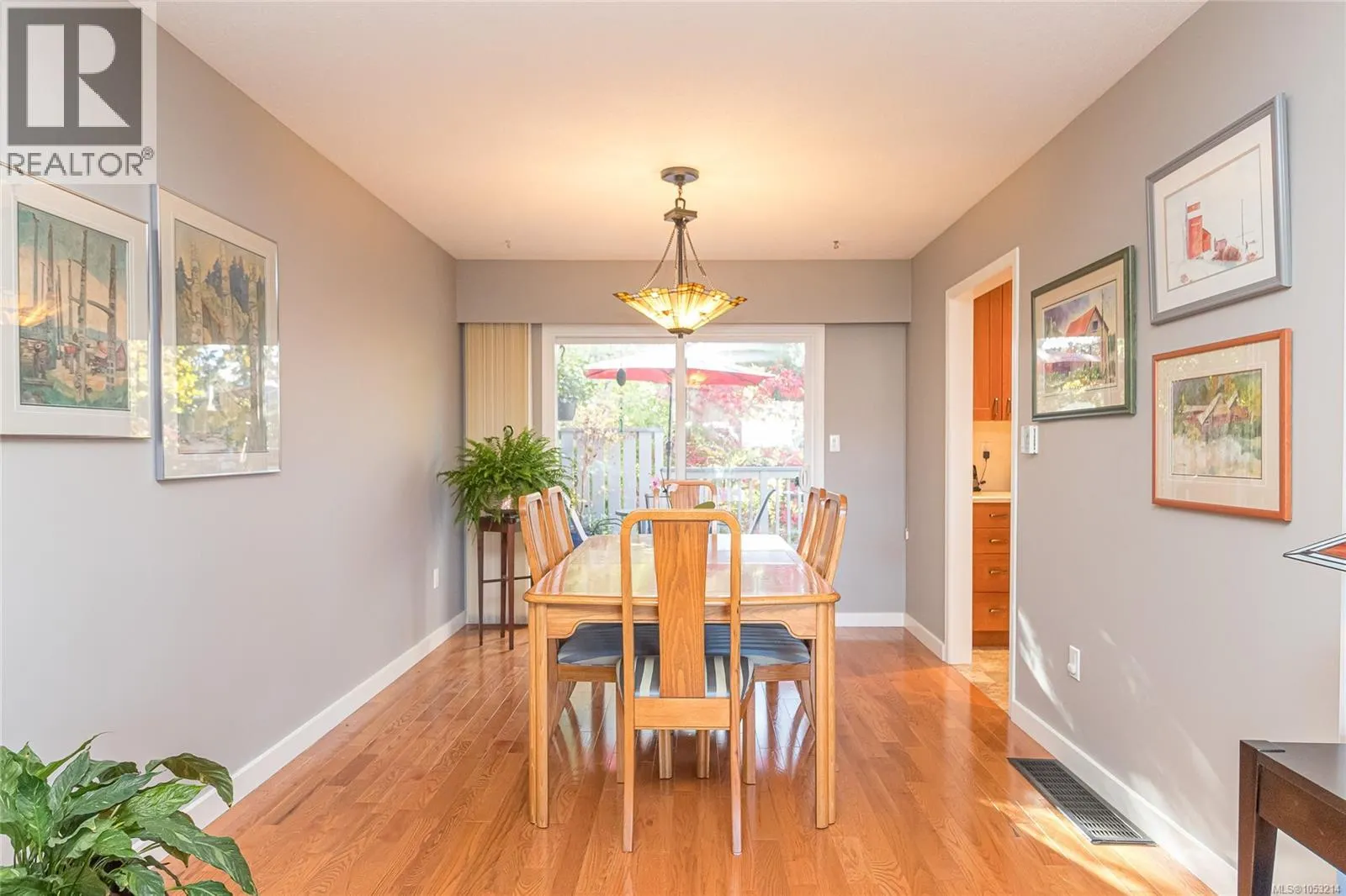 1025 Waverly Terr