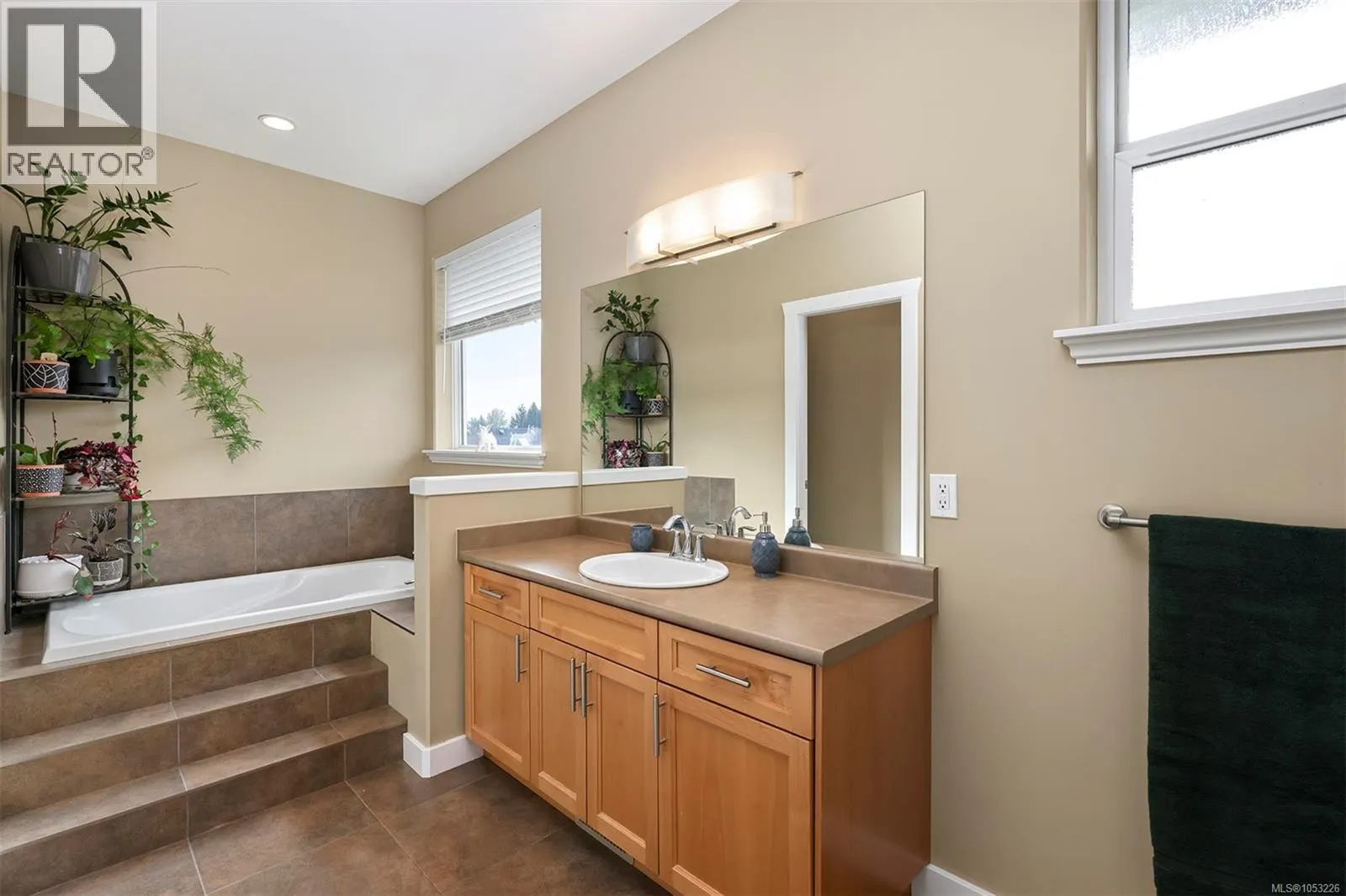 749 Timberline Dr