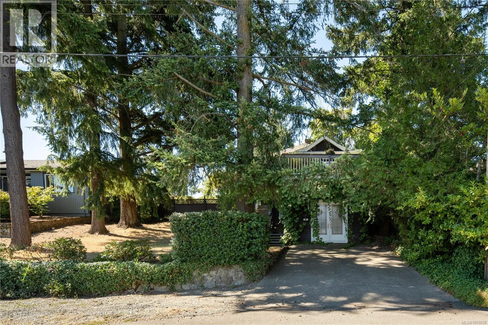 3870 Rowland Ave
