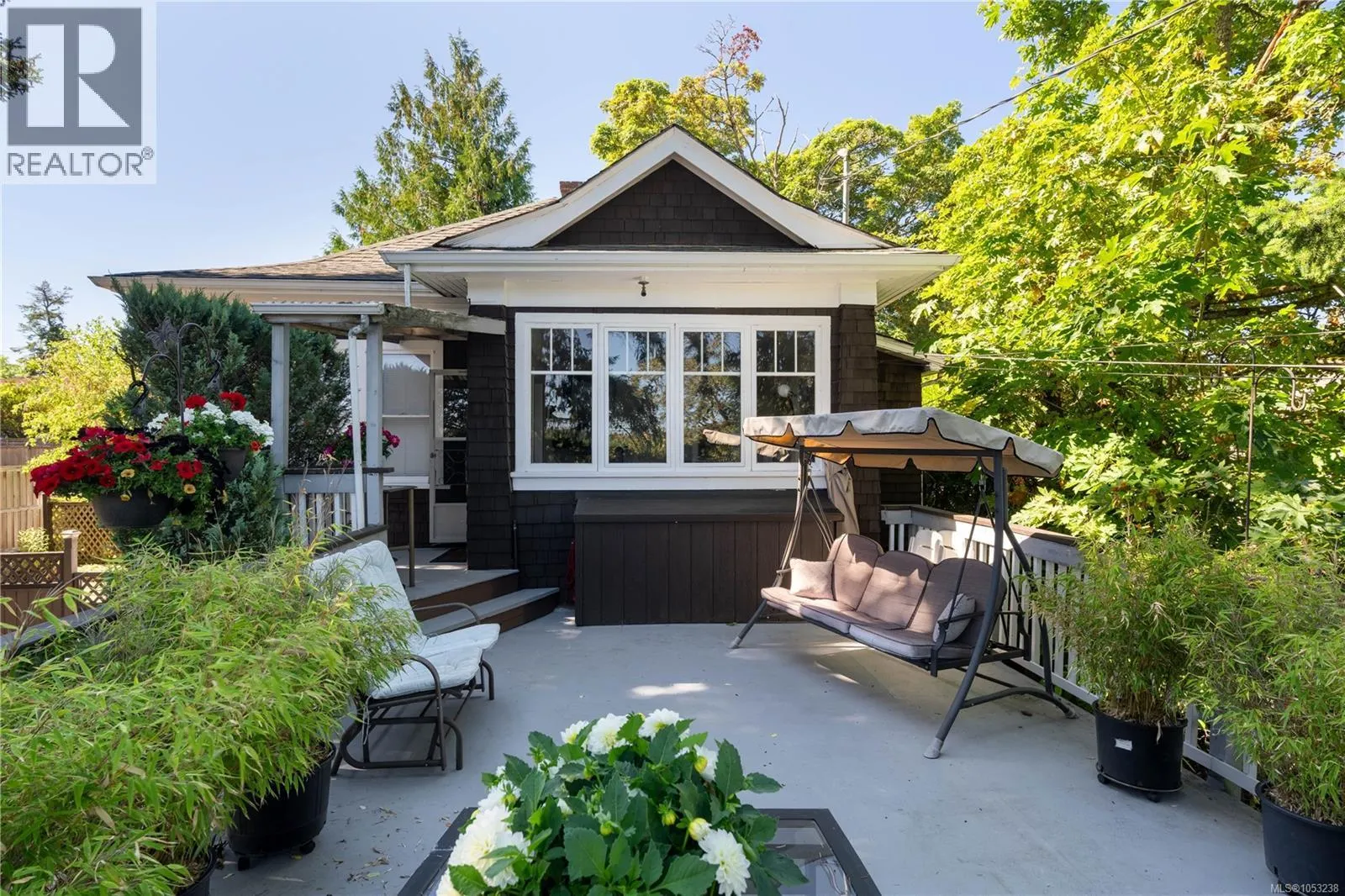 3870 Rowland Ave