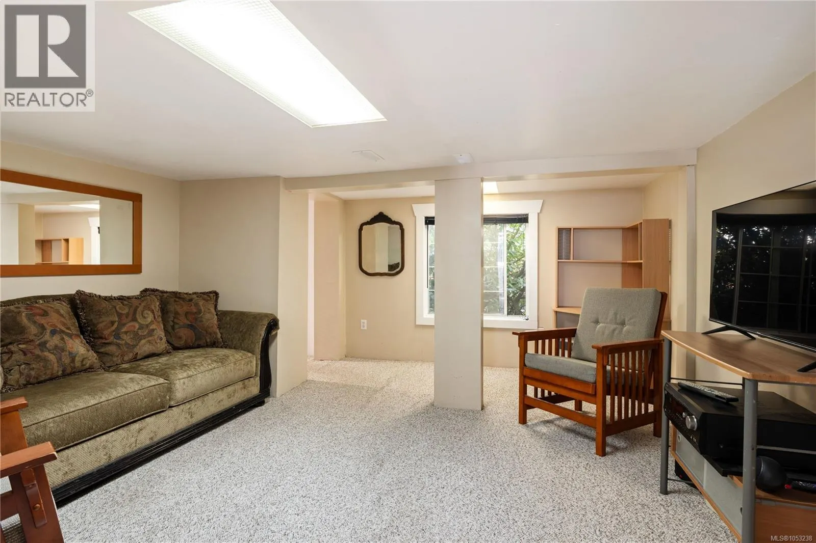 3870 Rowland Ave