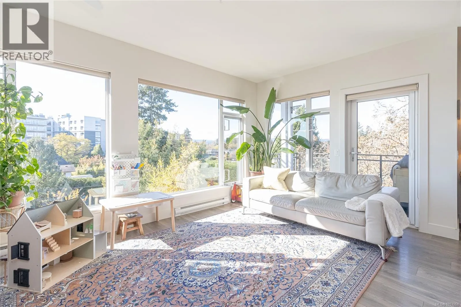 403 3815 Rowland Ave