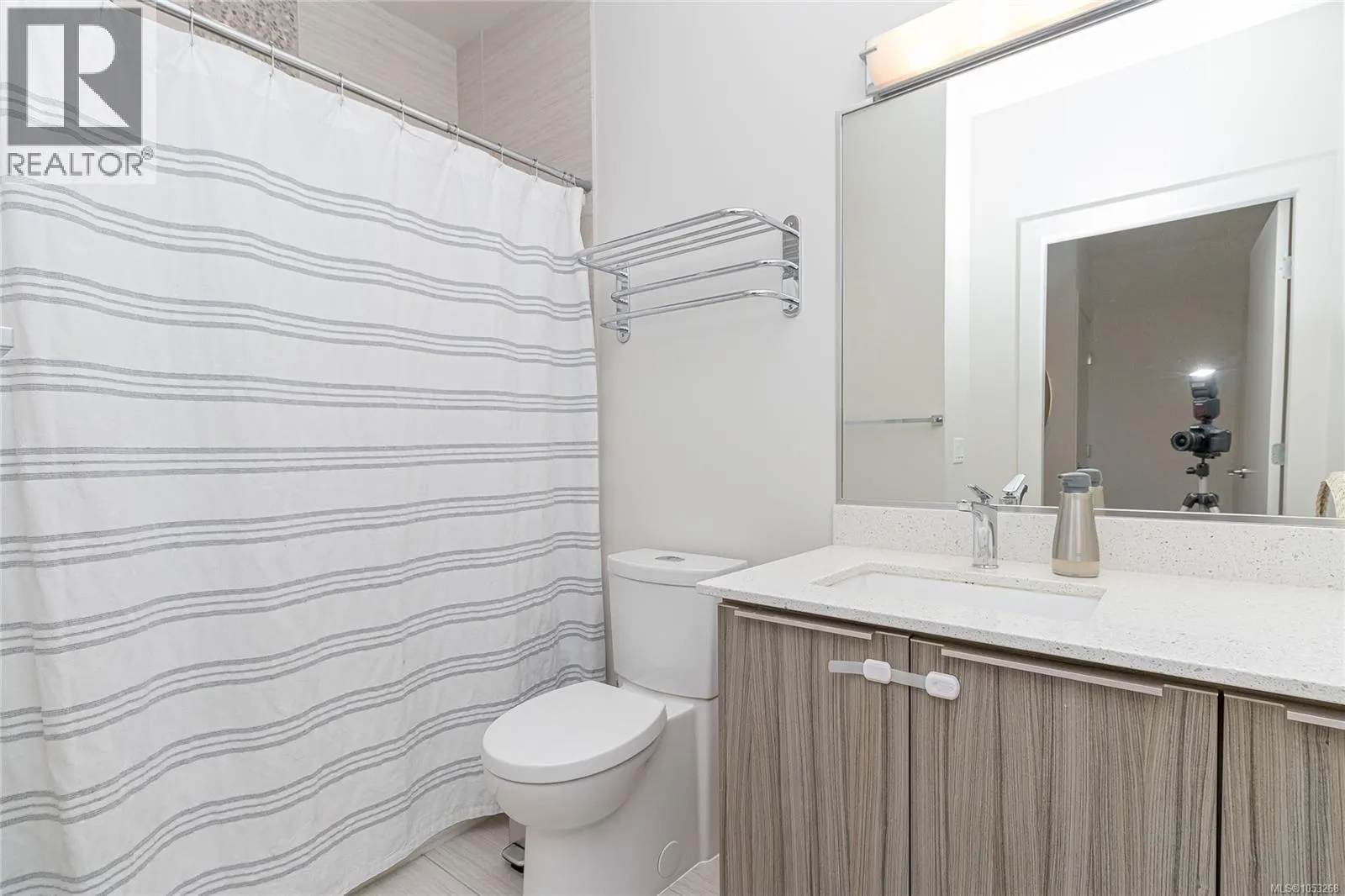 403 3815 Rowland Ave