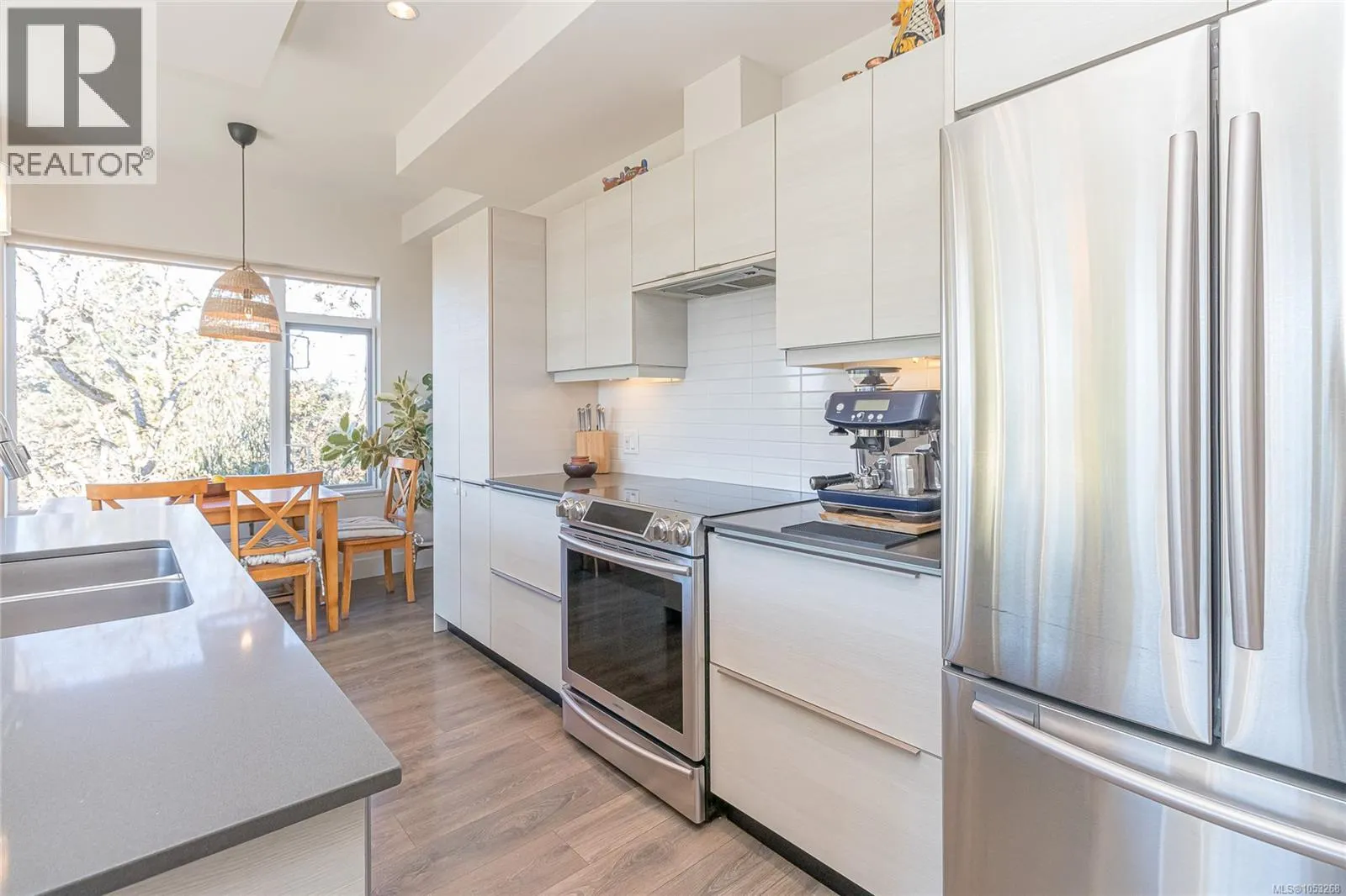 403 3815 Rowland Ave