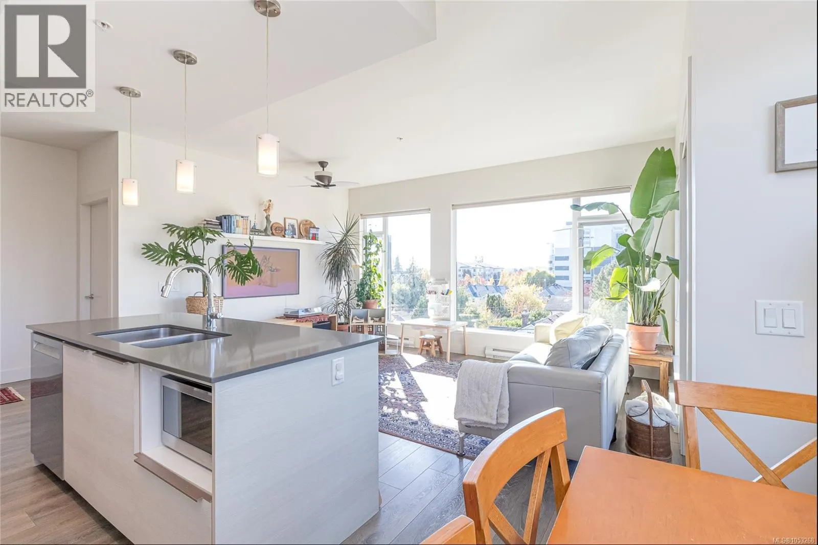 403 3815 Rowland Ave