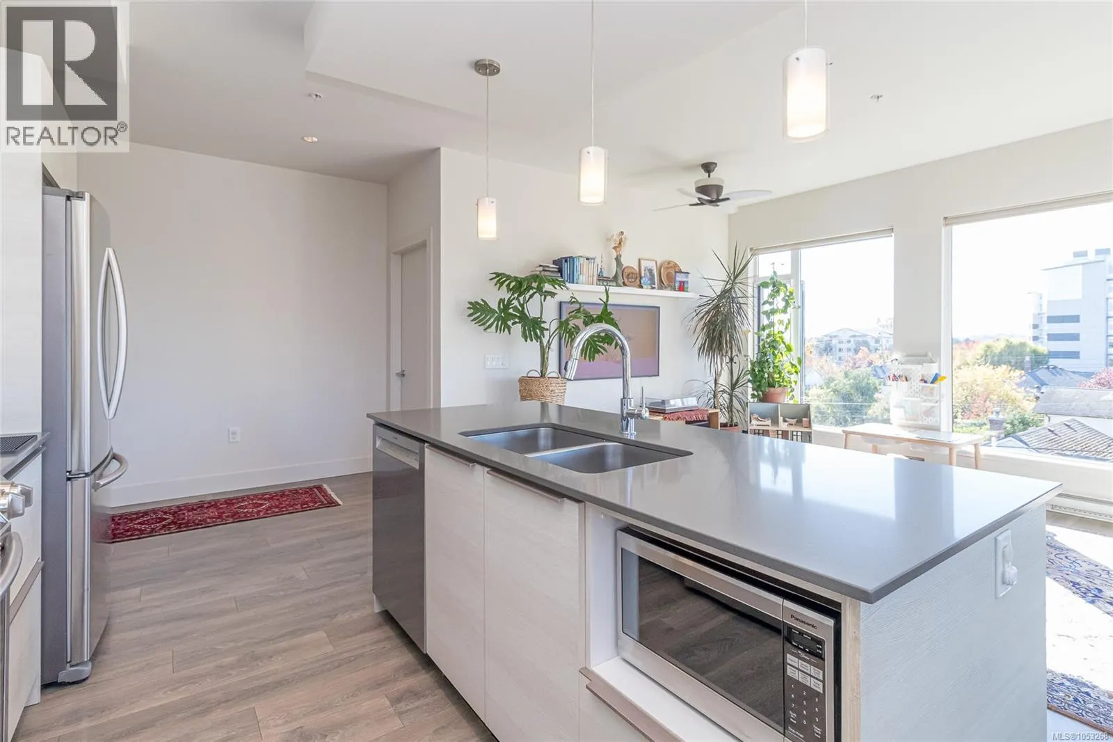 403 3815 Rowland Ave
