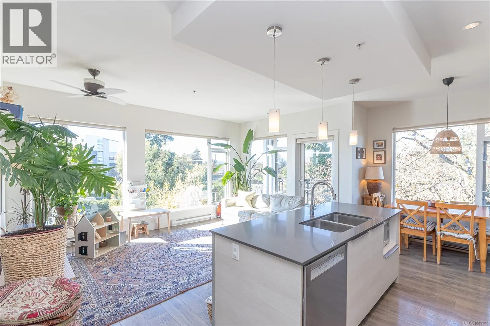 403 3815 Rowland Ave