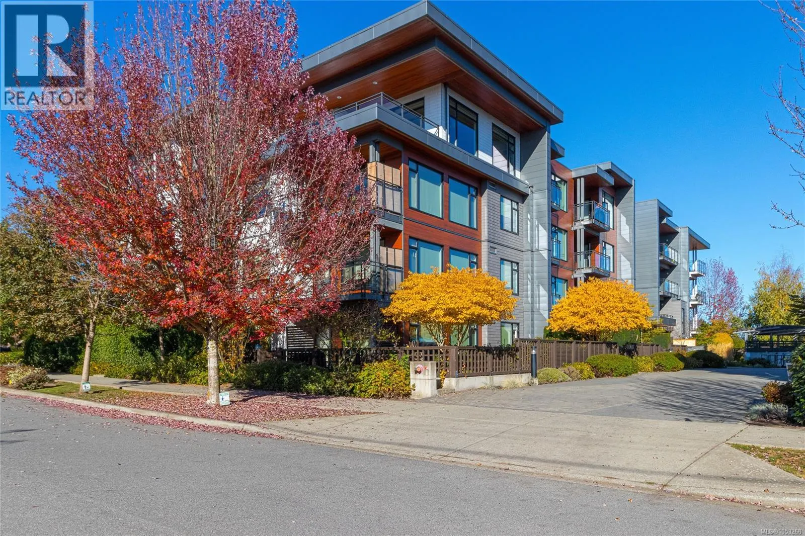 403 3815 Rowland Ave