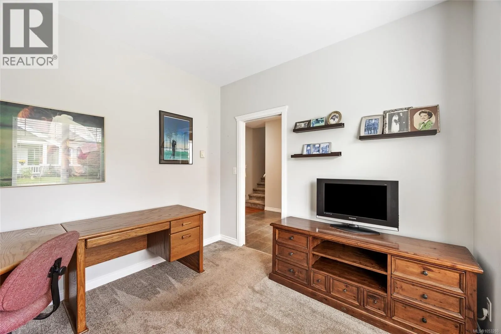 2 737 Royal Pl