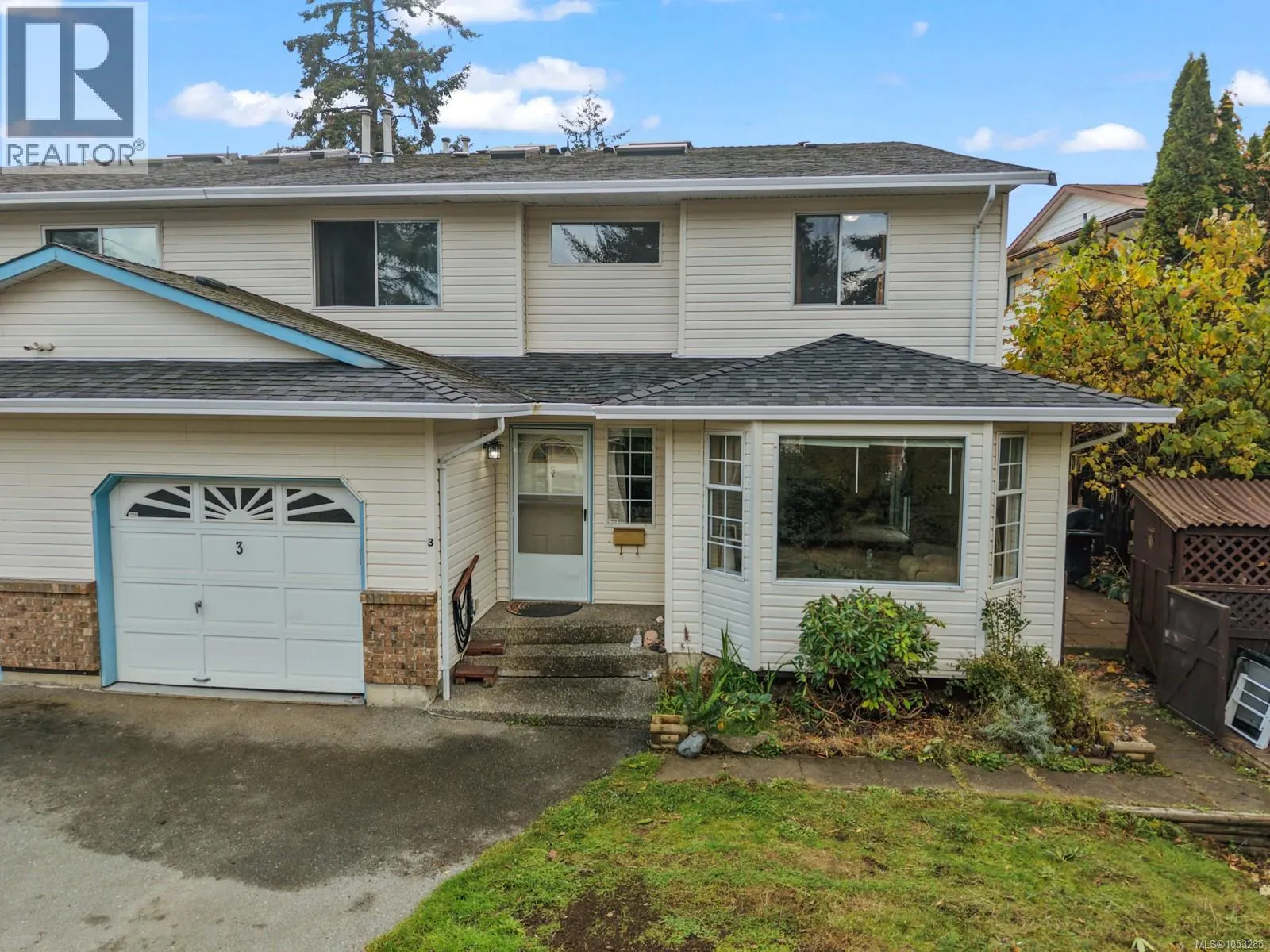 3 2338 Rosstown Rd
