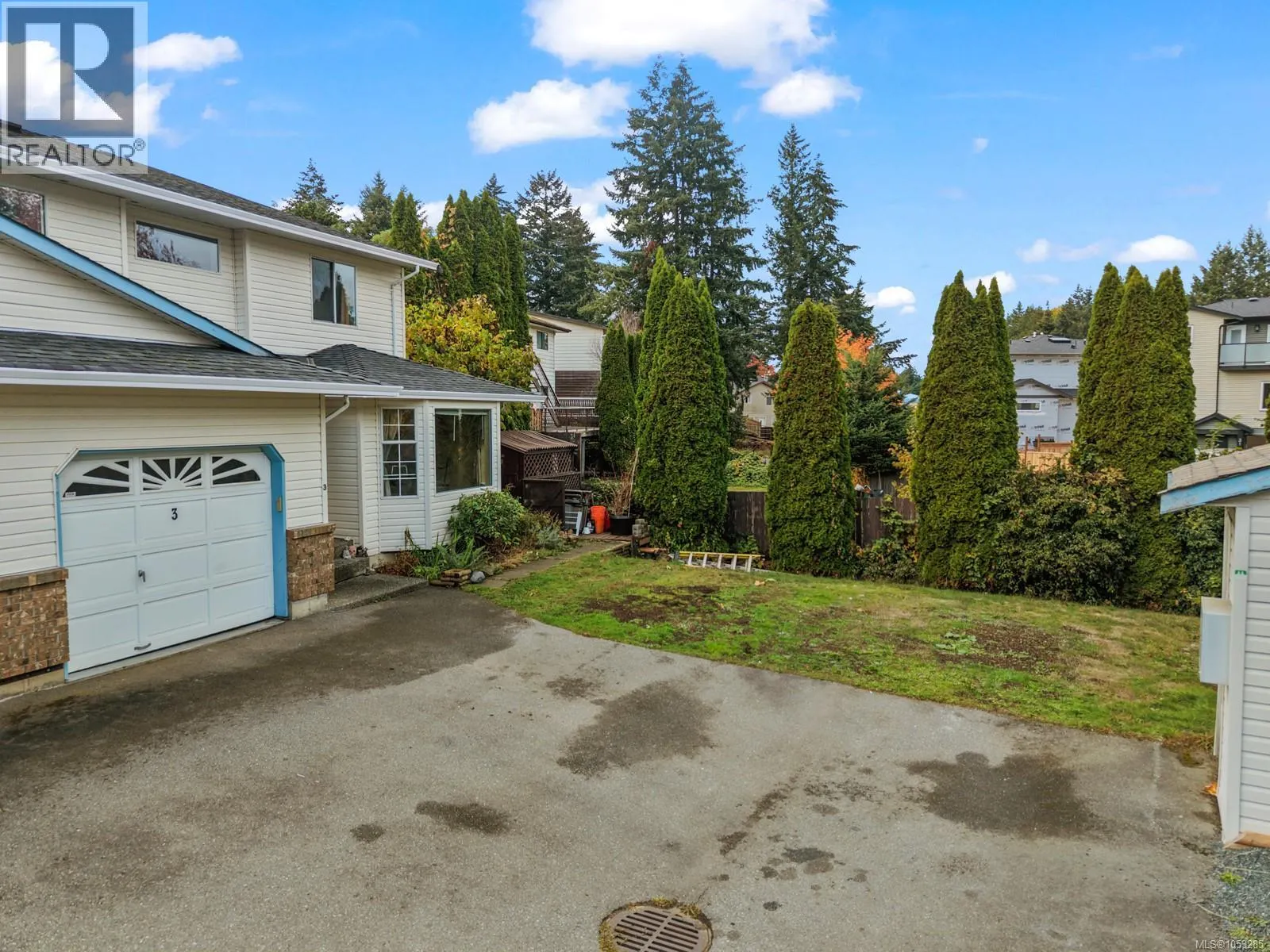 3 2338 Rosstown Rd