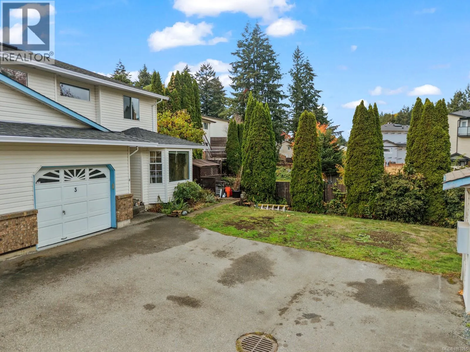 3 2338 Rosstown Rd
