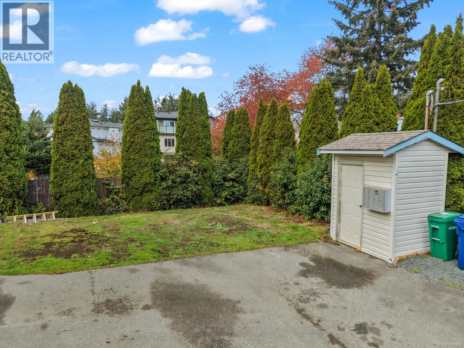 3 2338 Rosstown Rd
