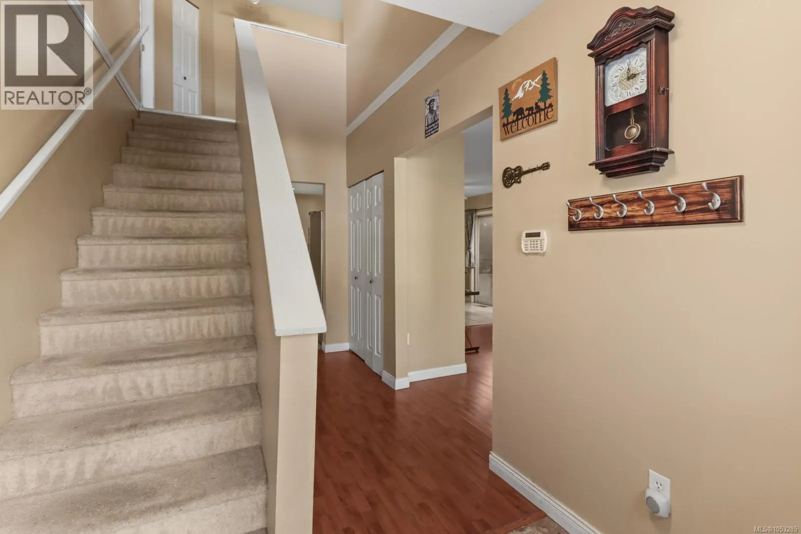 3 2338 Rosstown Rd
