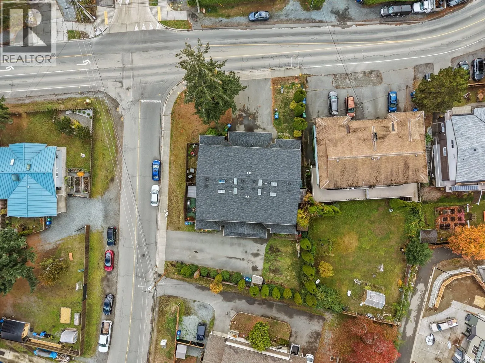 3 2338 Rosstown Rd
