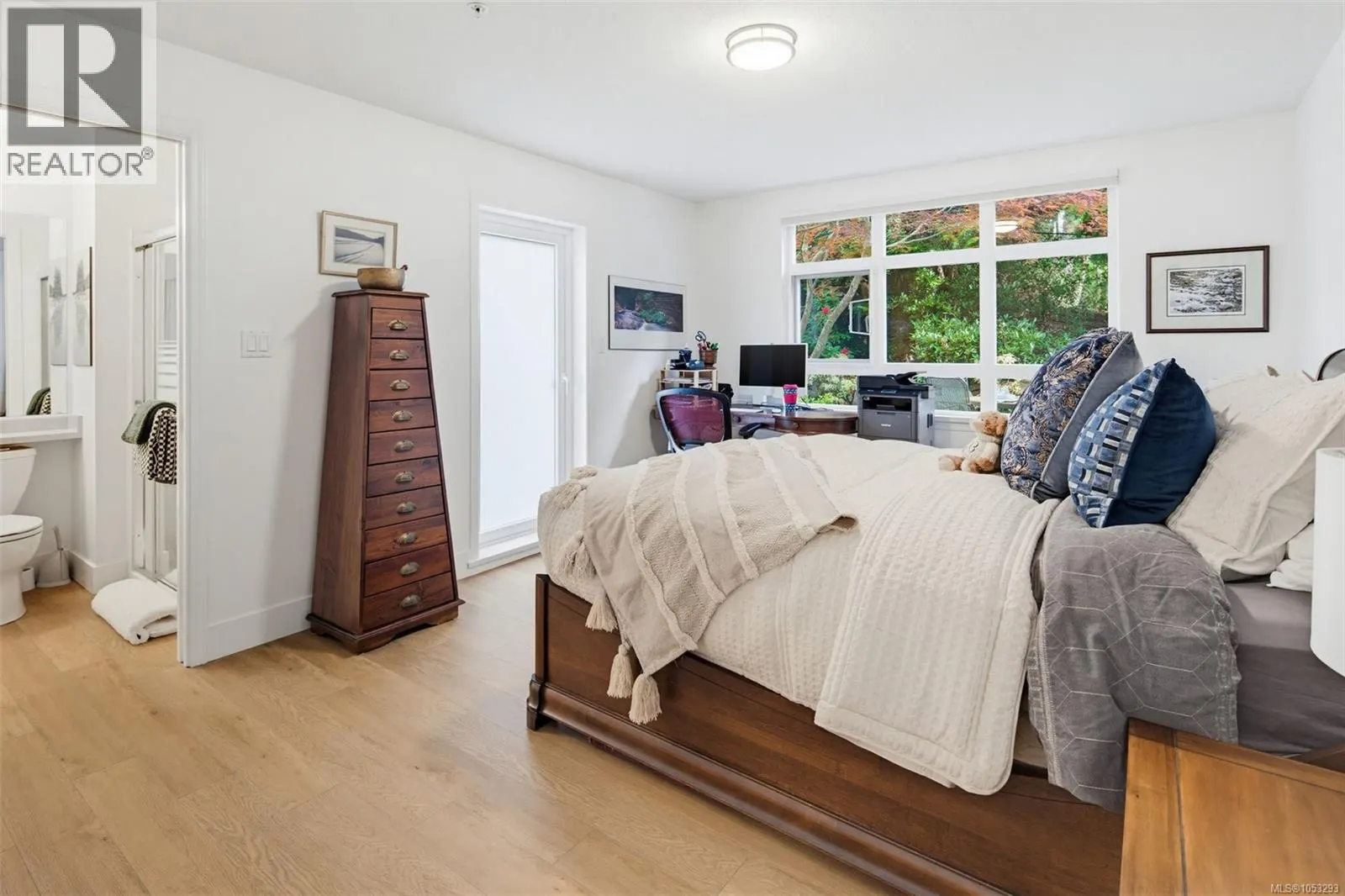 209 5110 Cordova Bay Rd