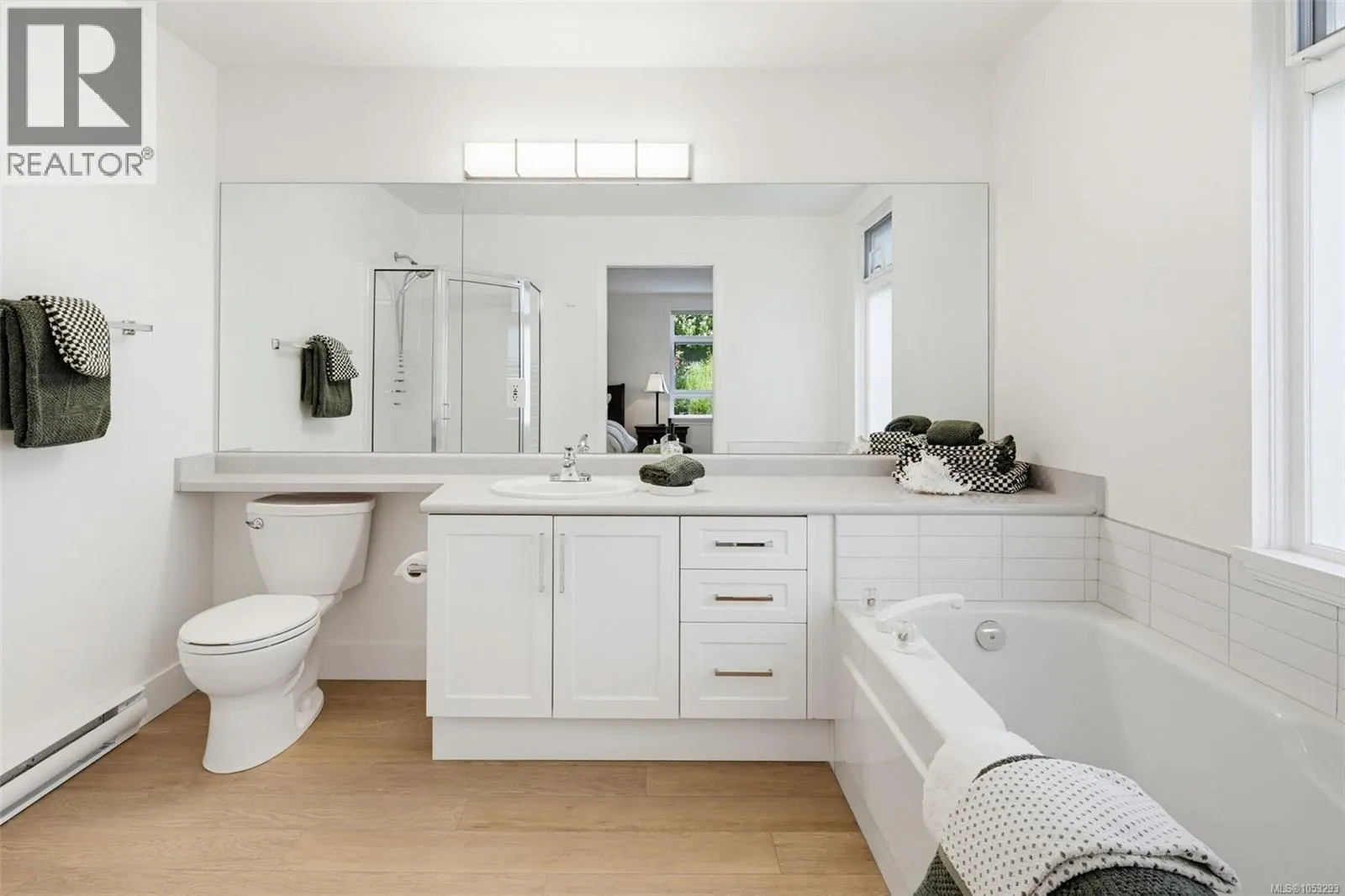 209 5110 Cordova Bay Rd