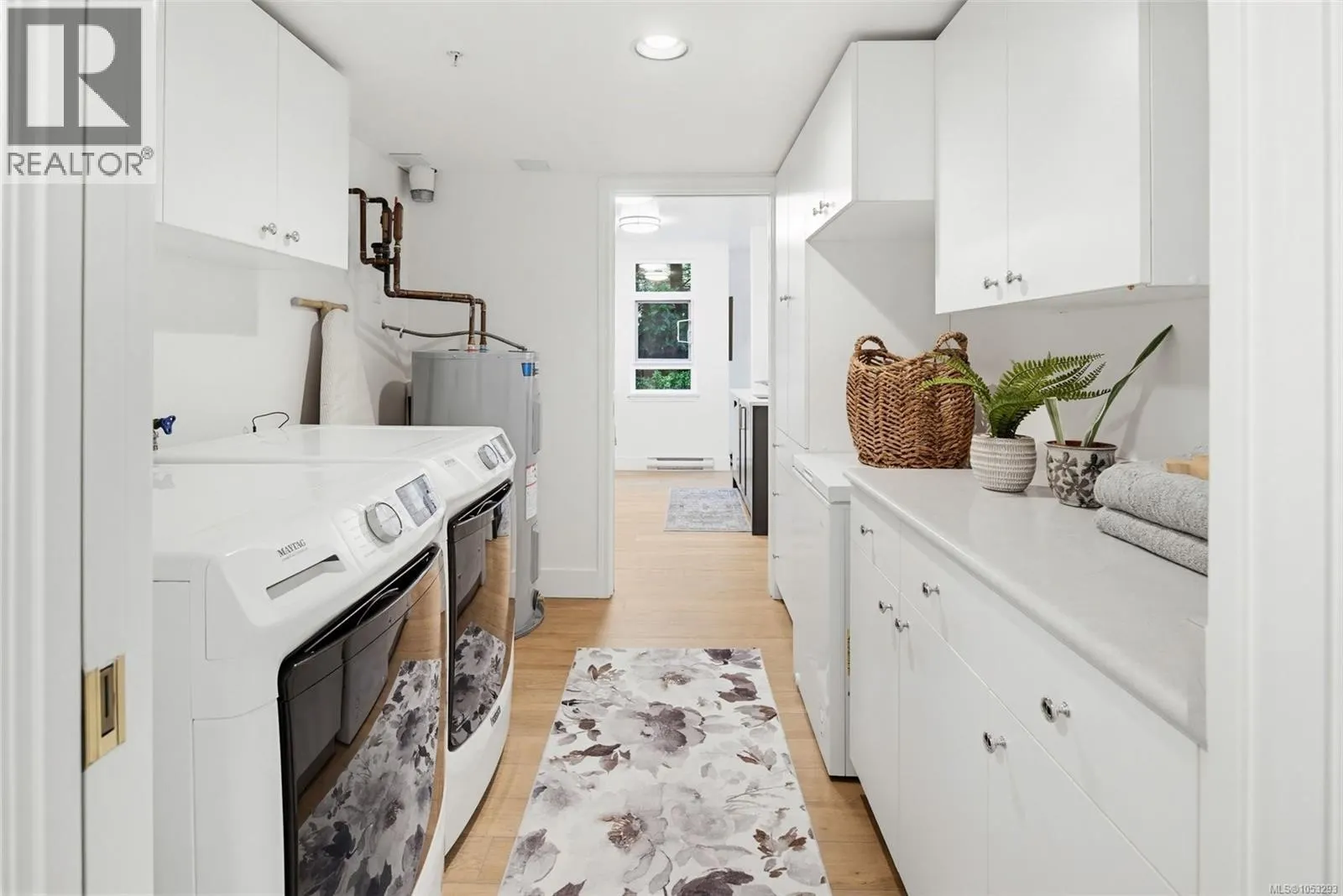 209 5110 Cordova Bay Rd