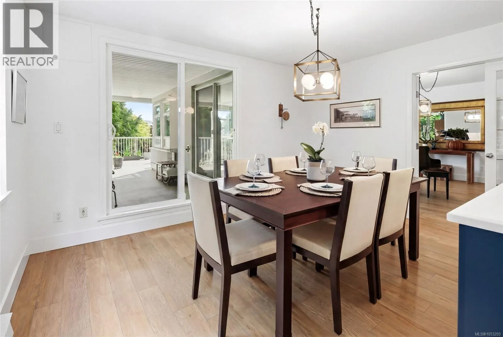209 5110 Cordova Bay Rd