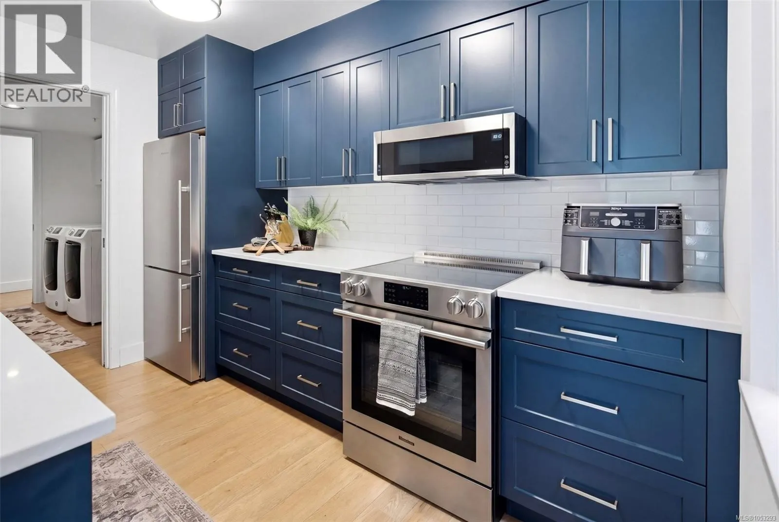 209 5110 Cordova Bay Rd