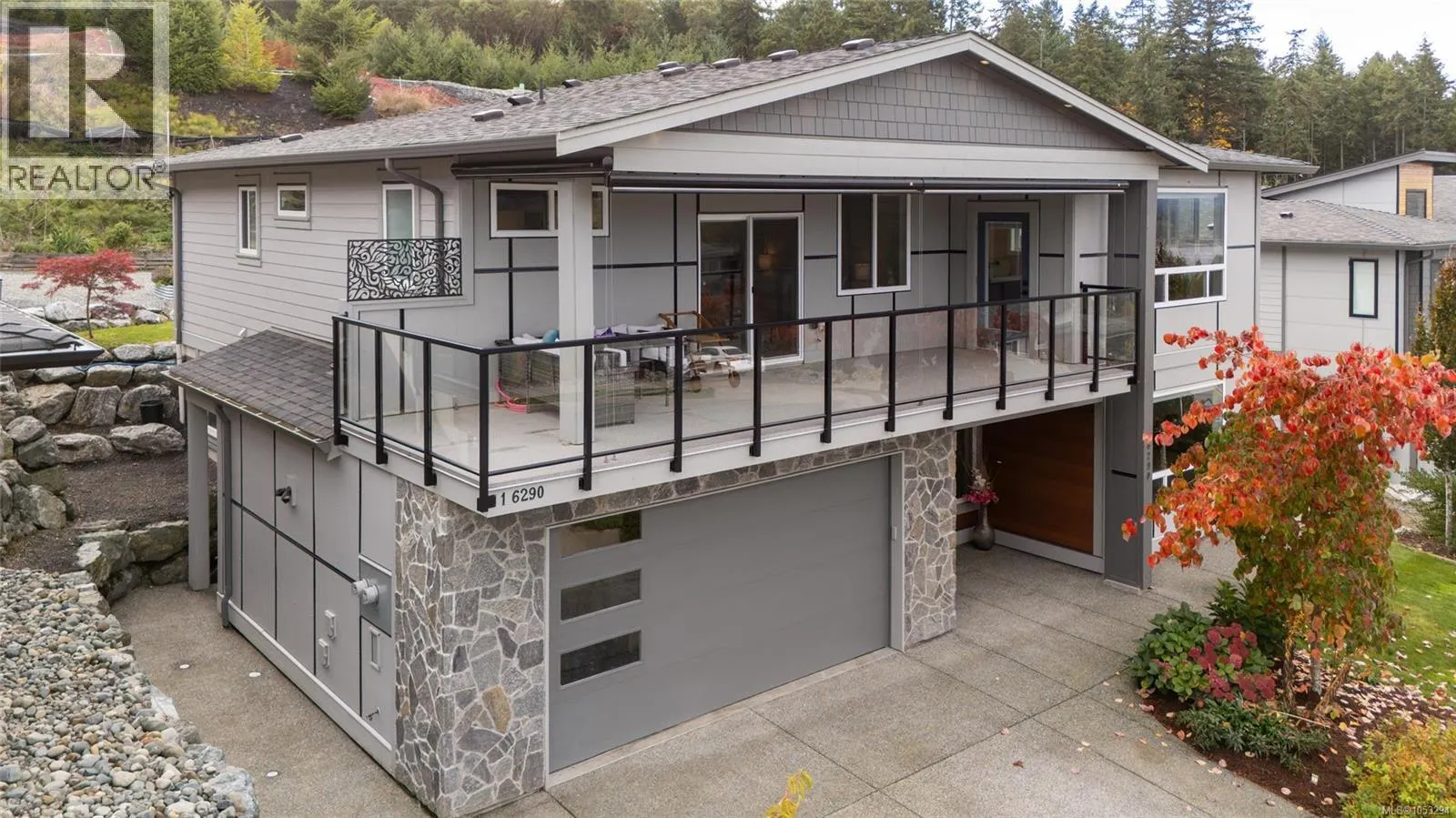 6290 Highwood Dr