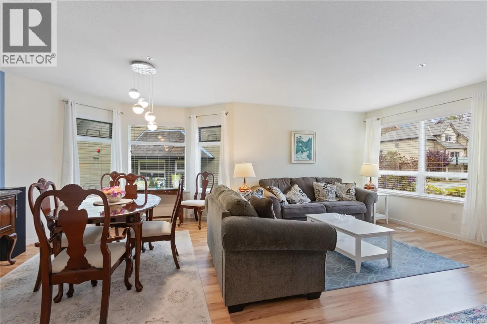 15 3361 Mariposa Dr