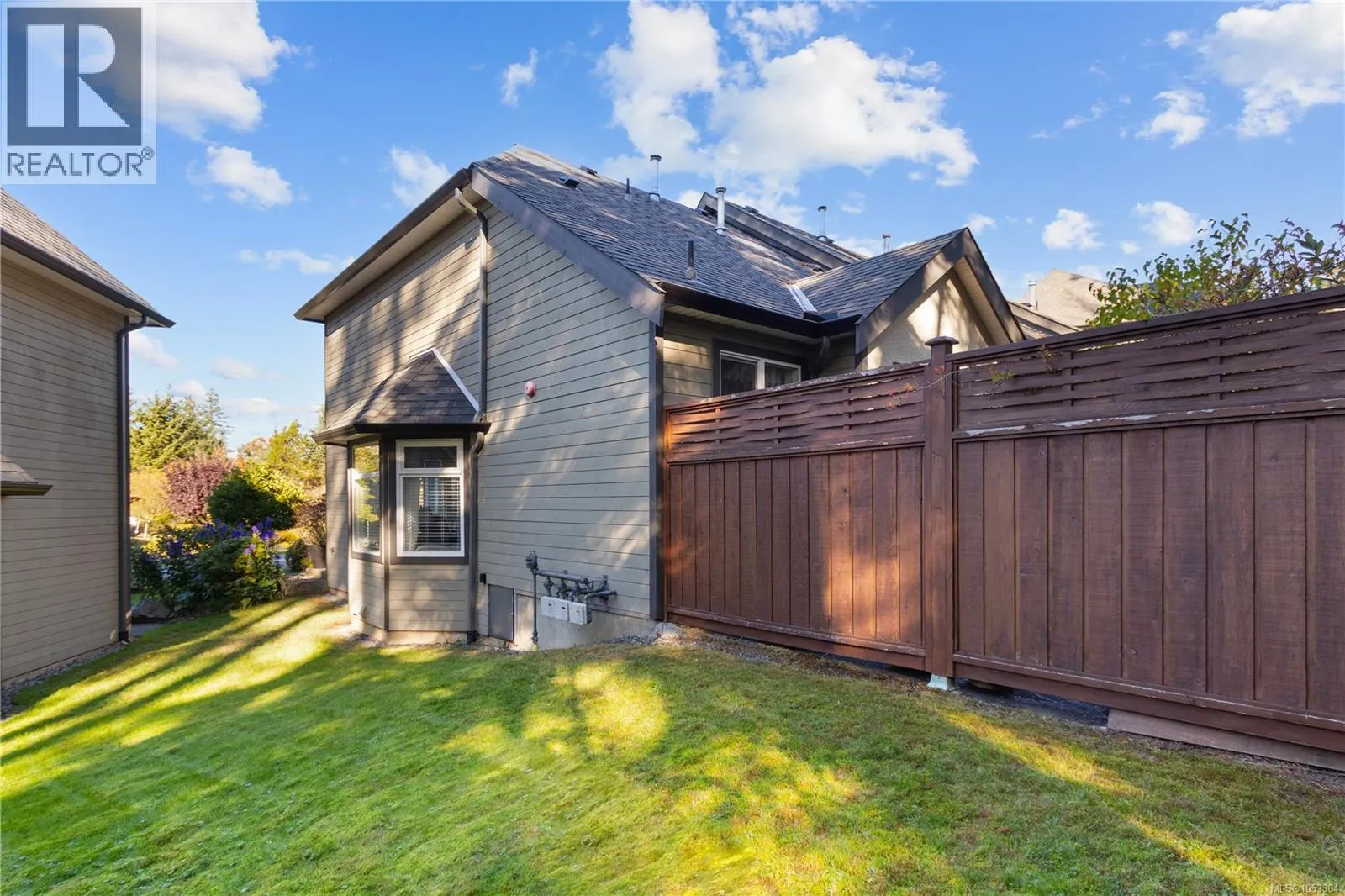 15 3361 Mariposa Dr