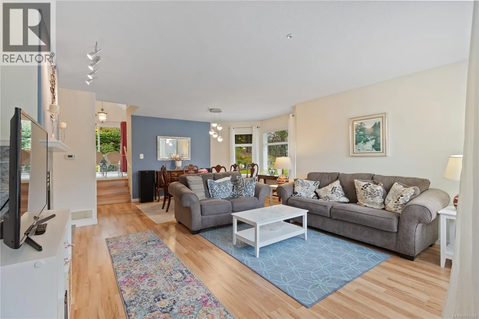 15 3361 Mariposa Dr