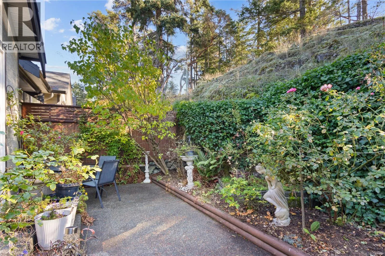 15 3361 Mariposa Dr