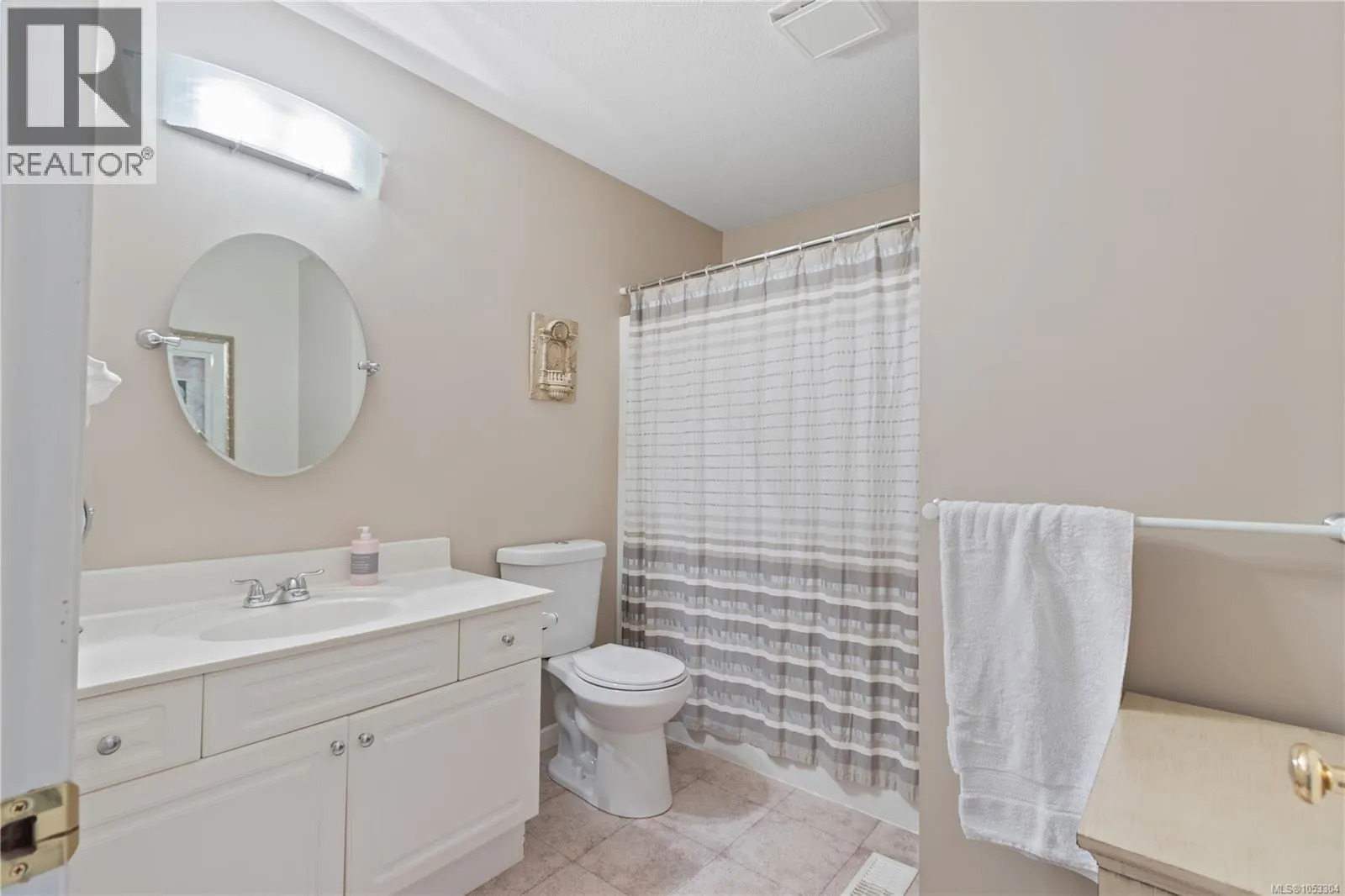 15 3361 Mariposa Dr