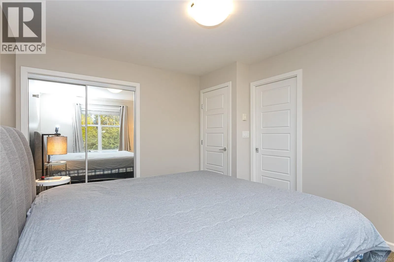 8 3356 Whittier Ave