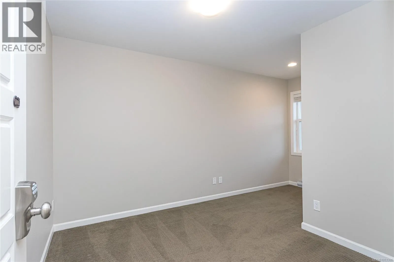 8 3356 Whittier Ave