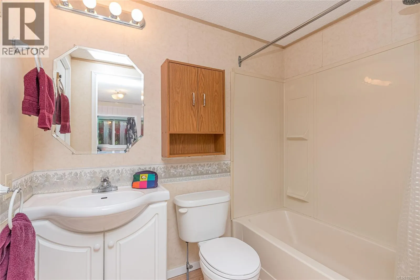 4 658 Alderwood Dr