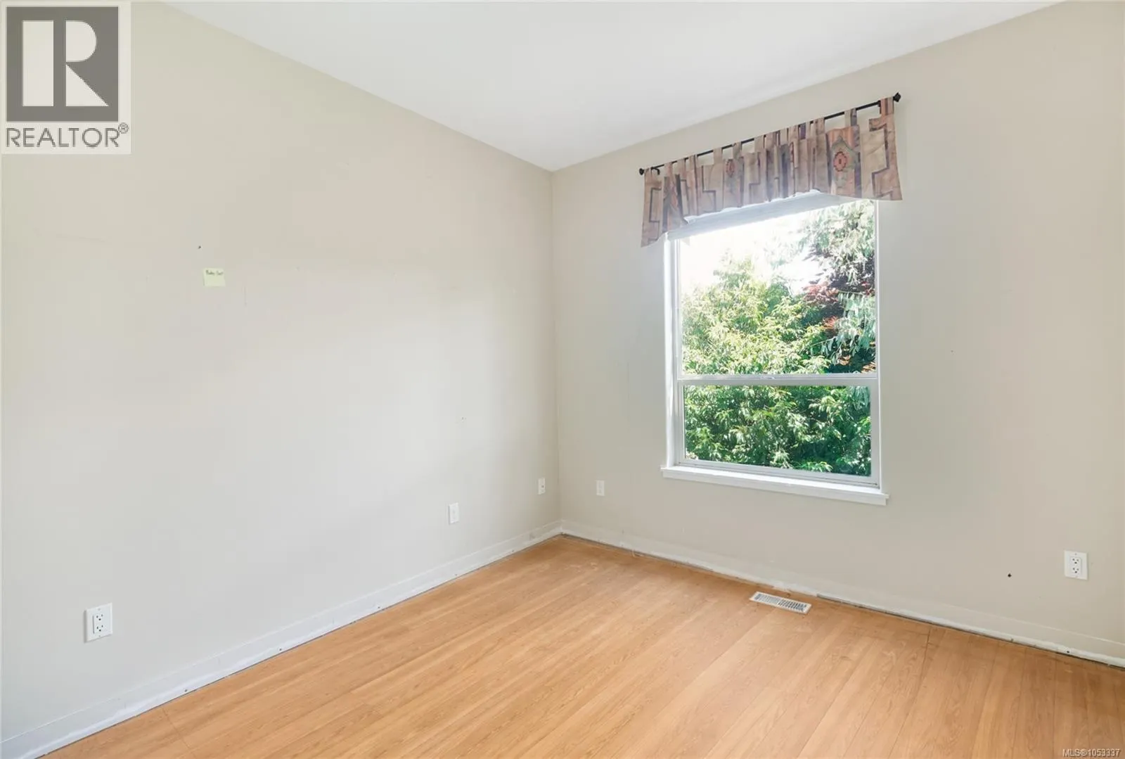 126 Bayridge Pl