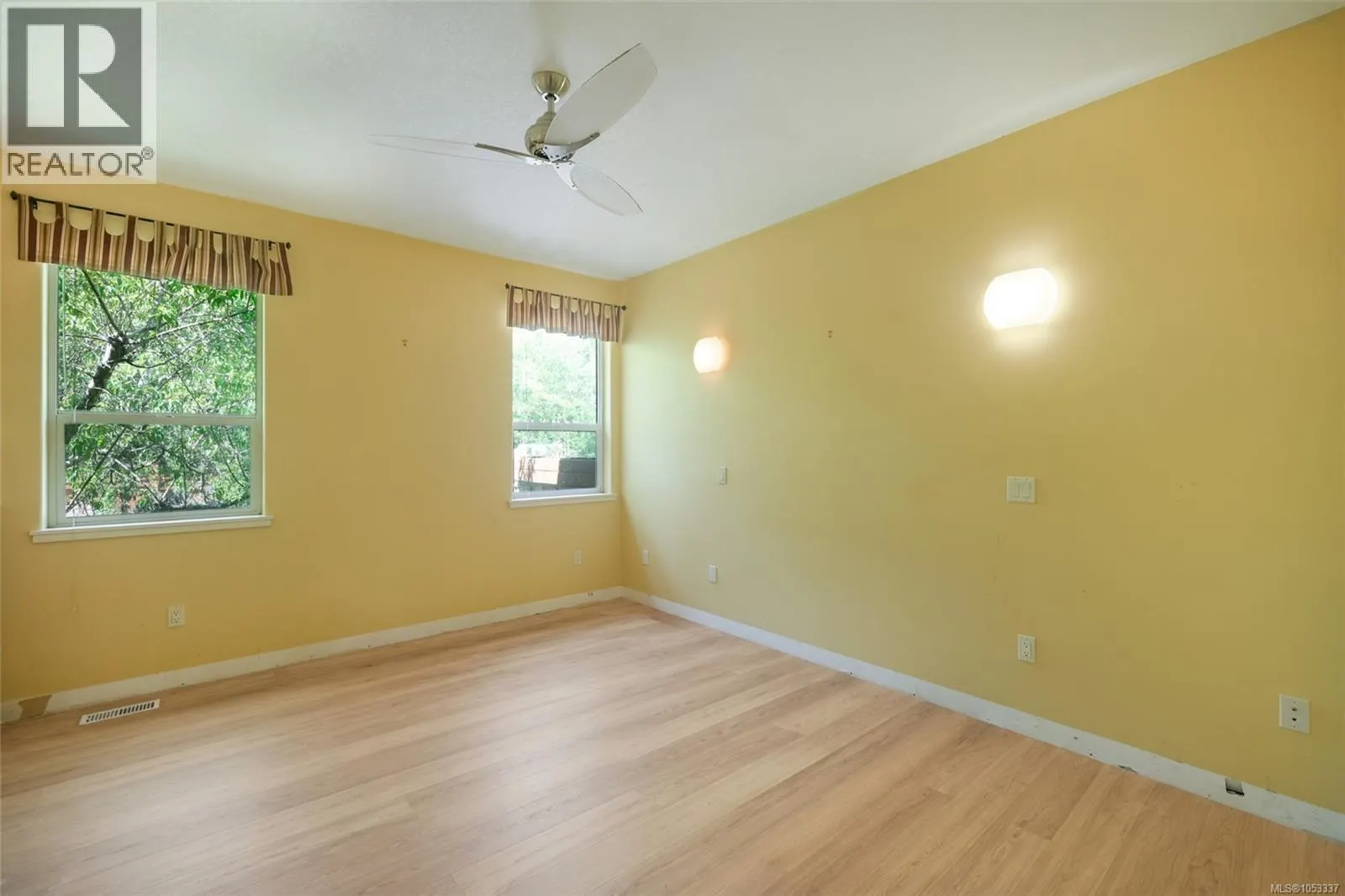 126 Bayridge Pl