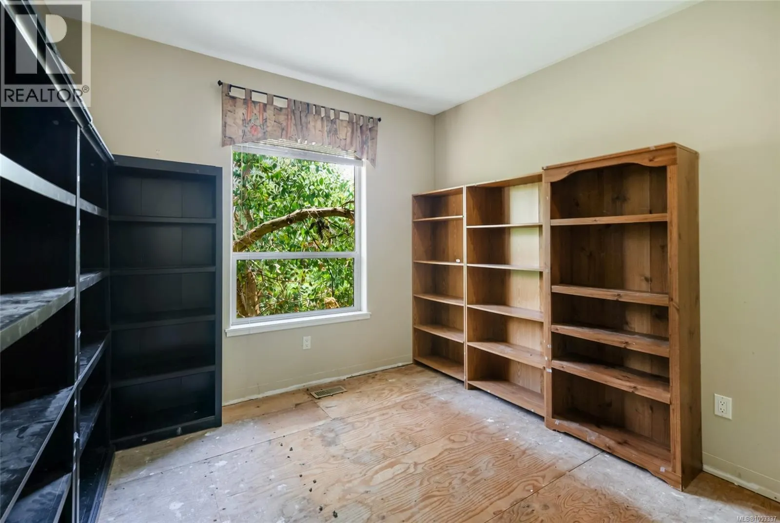 126 Bayridge Pl