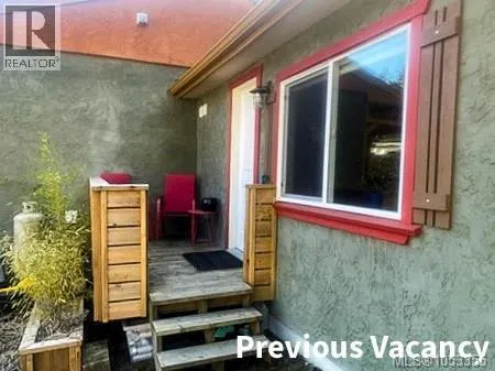 1120 Maple Bay Rd