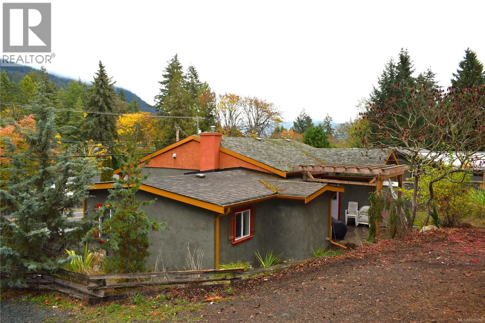 1120 Maple Bay Rd