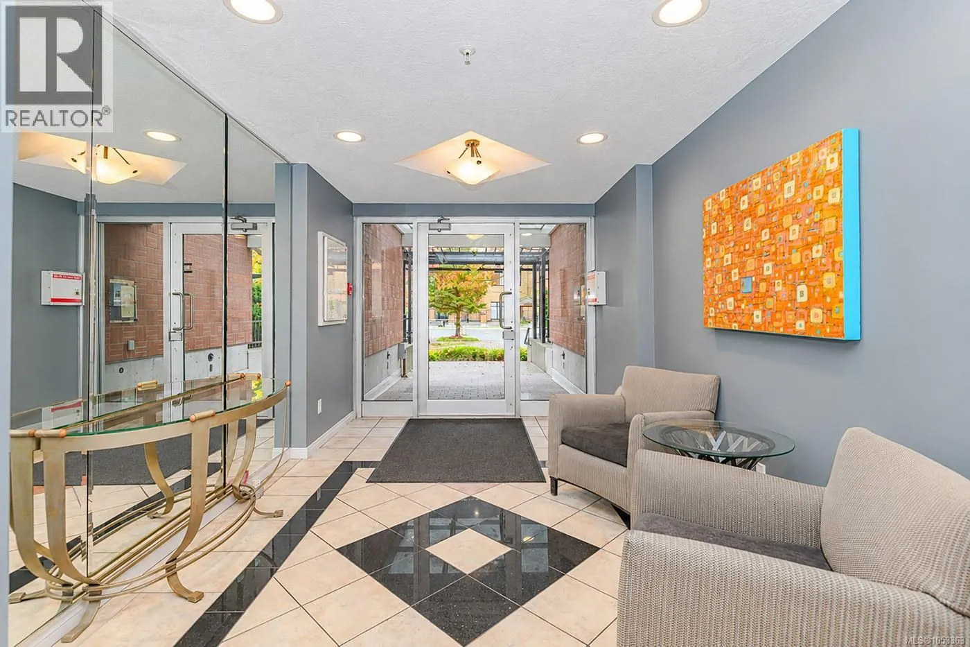 403 380 Waterfront Cres