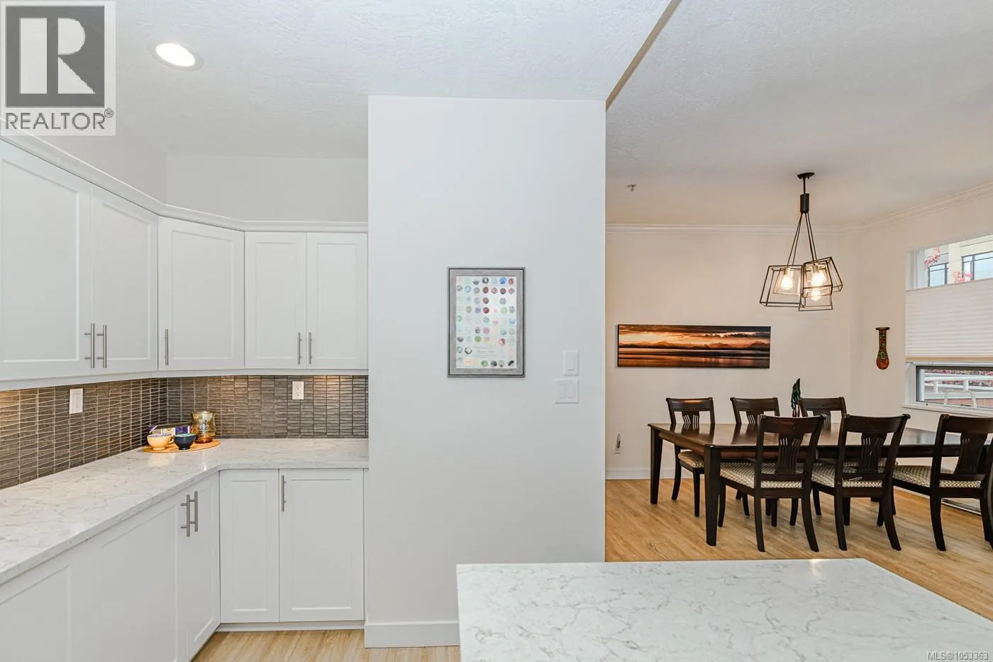 403 380 Waterfront Cres