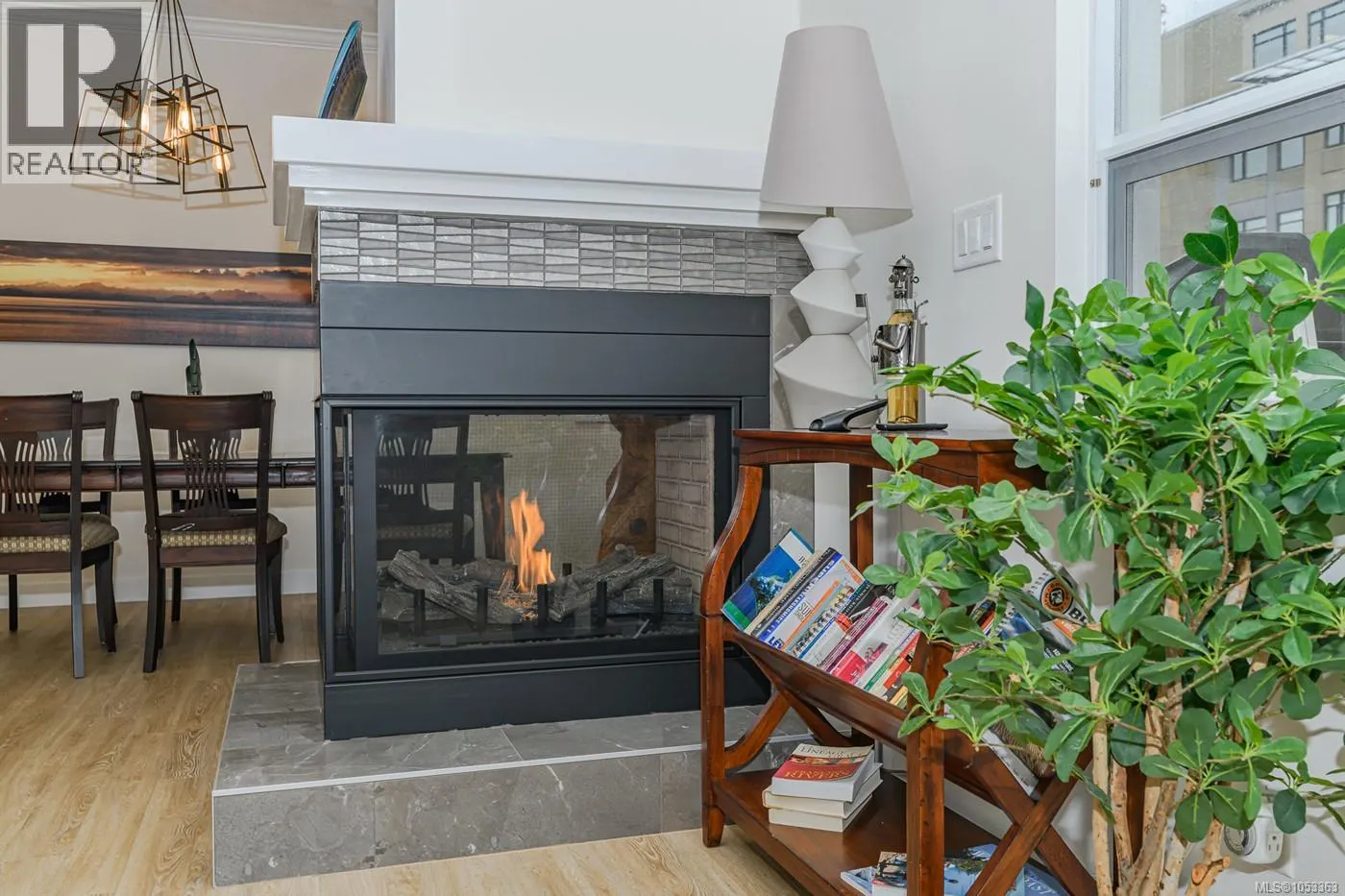403 380 Waterfront Cres
