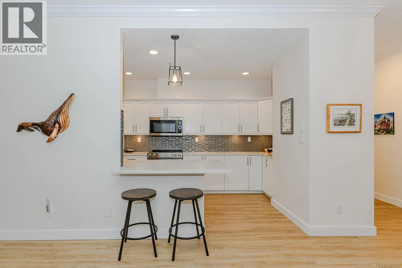403 380 Waterfront Cres