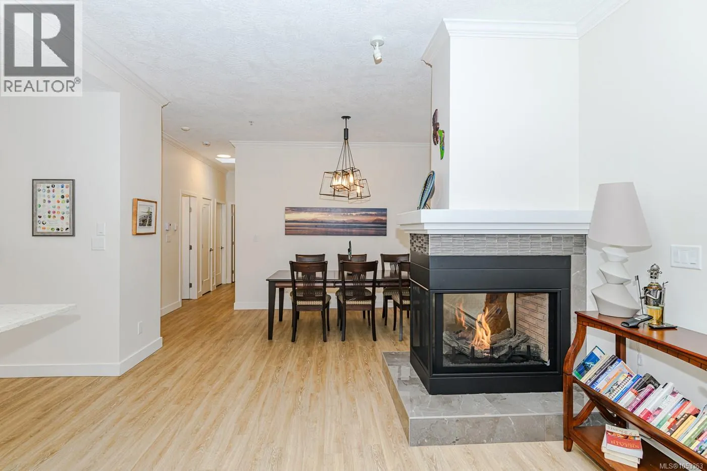 403 380 Waterfront Cres