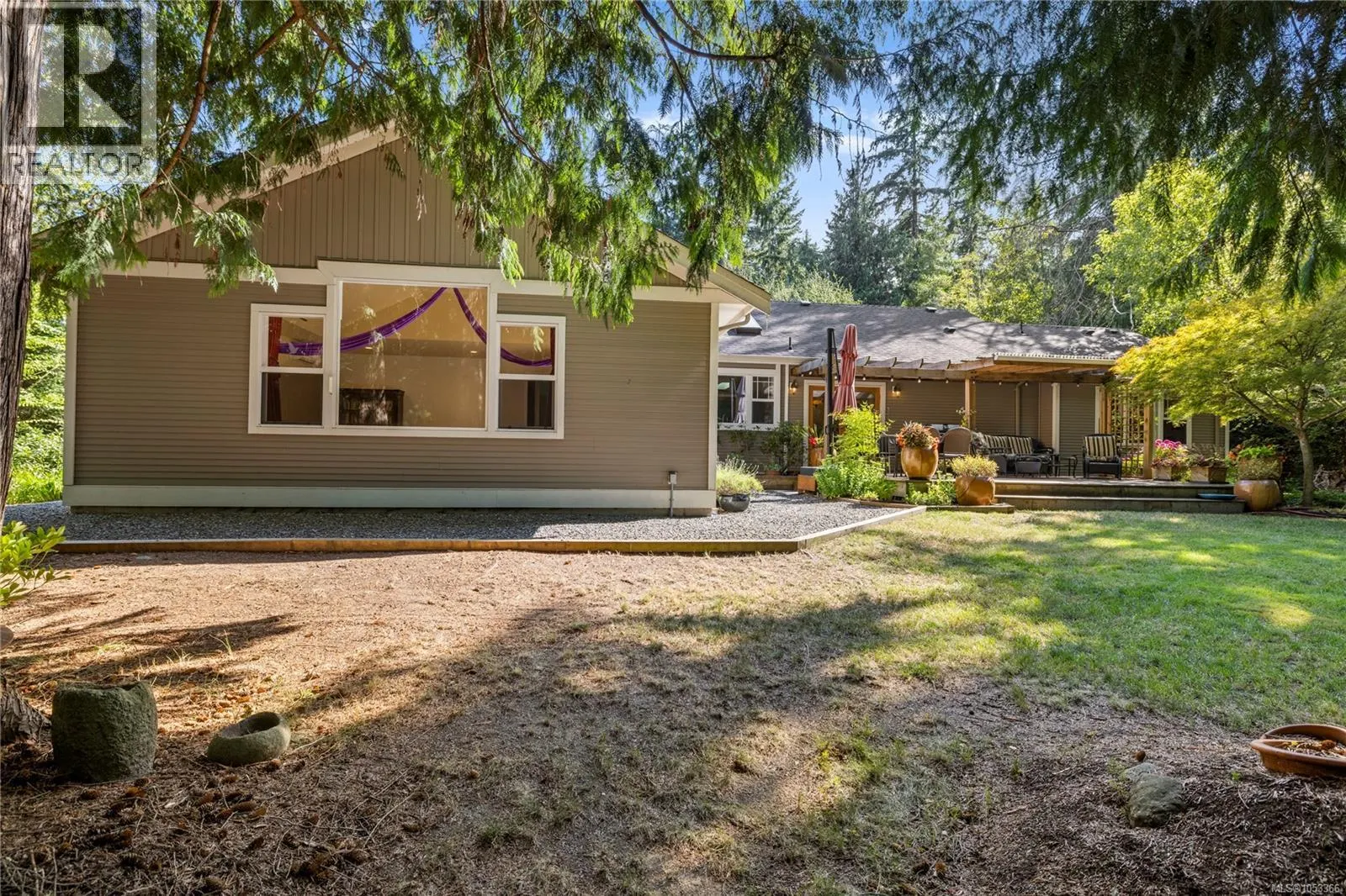 825 Fern Rd E