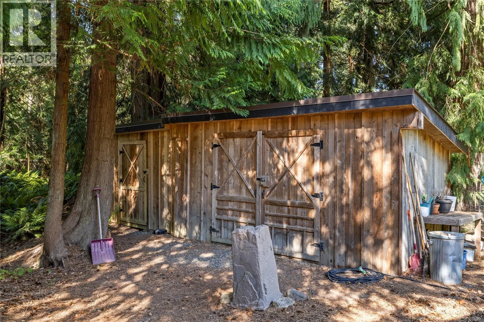825 Fern Rd E
