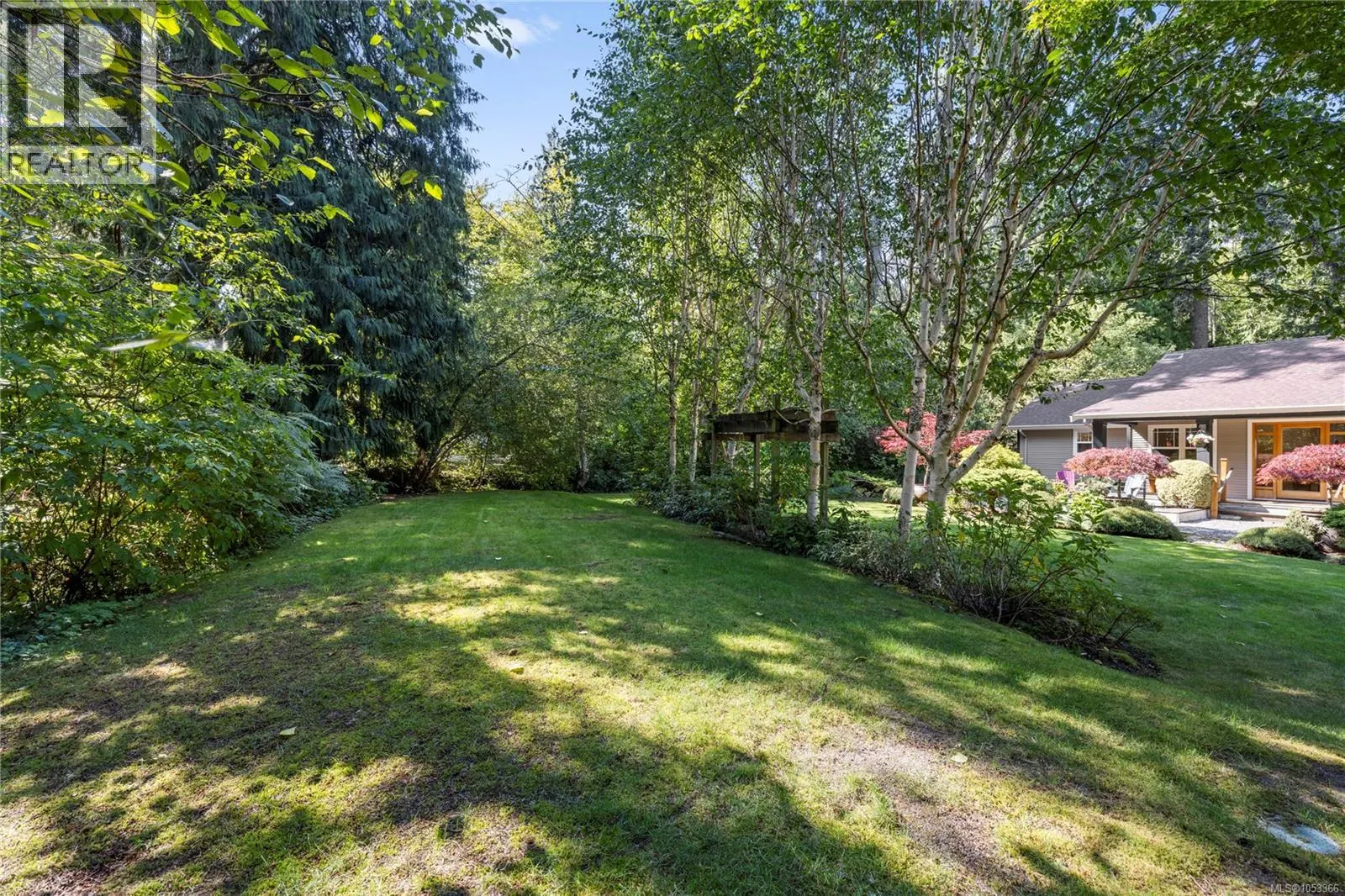 825 Fern Rd E
