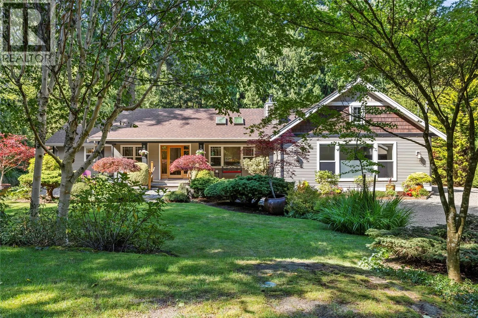 825 Fern Rd E